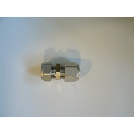 Eurokono overgangskoppeling recht knel koper /cv buis 15 mm naar meerlagenbuis 16 mm art.nr B004 Eurokono overgangskoppeling recht knel koper /cv buis 15 mm naar meerlagenbuis 16 mm art.nr B004