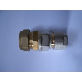 Knelkoppeling 22 mm x euroconusknelkoppeling 16 mm voor overgang van o.a. kopere/c.v. buis naar kunststof meerlagenbuis . Knelkoppeling 22 mm x euroconusknelkoppeling 16 mm voor overgang van o.a. kopere/c.v. buis naar kunststof meerlagenbuis .