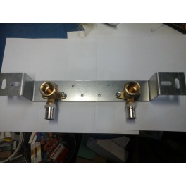 (D6) Speciale Muurplaatbeugel met gebogen beugel die past op houten balkjes of metal stud van systeemwandjes art 87.54.065 (D6) Speciale Muurplaatbeugel met gebogen beugel die past op houten balkjes of metal stud van systeemwandjes art 87.54.065