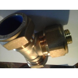 (X) T-stuk 22 mm uitgevoerd met 2 blauwe overgangsringen naar 1/2 en speciale adapter koppeling naar meerlagenbuis 20 mm (X) T-stuk 22 mm uitgevoerd met 2 blauwe overgangsringen naar 1/2 en speciale adapter koppeling naar meerlagenbuis 20 mm