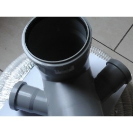 Nieuw!!BAMPI bocht 110 mm 90 gr met 2x afvoeraansluiting 50mm 45 gr links en rechts Nieuw!!BAMPI bocht 110 mm 90 gr met 2x afvoeraansluiting 50mm 45 gr links en rechts