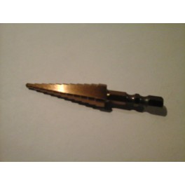 Kleine trapeziumboor 3-13 mm passend op schroefmachine voor o.a. uitfraisen kunststof leiding Kleine trapeziumboor 3-13 mm passend op schroefmachine voor o.a. uitfraisen kunststof leiding